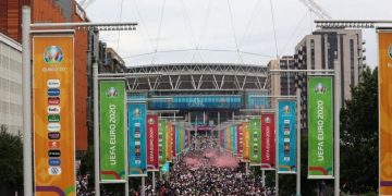 OMS critica multitudinaria final de Eurocopa 2021