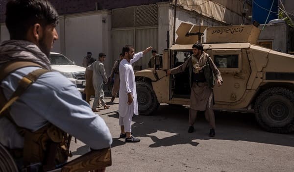 Afganistán talibanes retoman ciudades