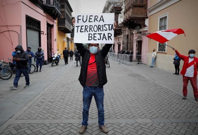 Perú protestas contra Héctor Bejar