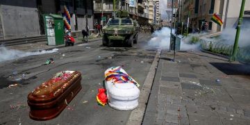 Marcha con féretros gasificada Bolivia 2019