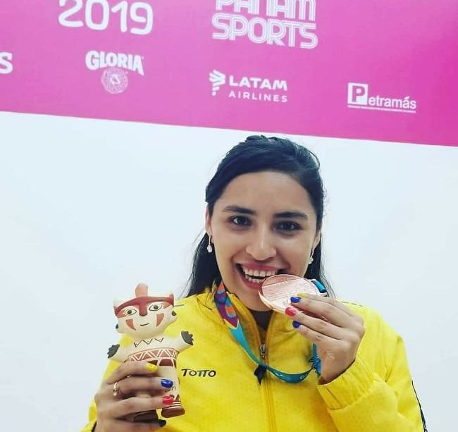 Adriana Riveros, jugadora boliviana de raquet