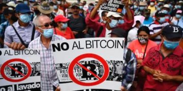 El Salvador protestas contra el bitcoin