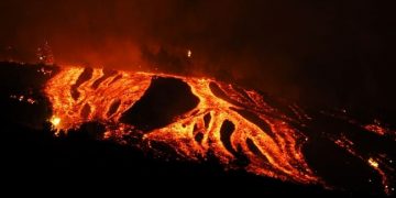 Volcan La Palma en erupción