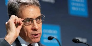 Human Rights Watch (HRW), Kenneth Roth