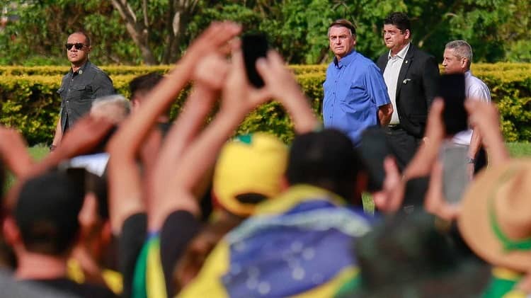 Bolsonaro tras elecciones, FFAA