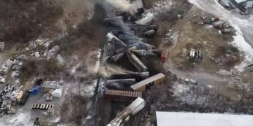 Estados Unidos, Ohio descarrilamiento, material tóxico