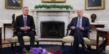 Biden y McCarthy, deuda economía