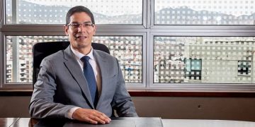 Fernando Lopez, Gerente gral Banco FIE