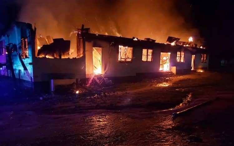 incendio escuela Guyana