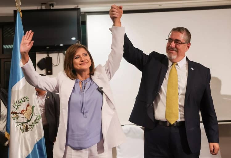 Bernardo Arévalo y Karin Herrera, guatemala elecciones 2023