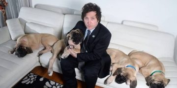 Javier Milei y sus perros