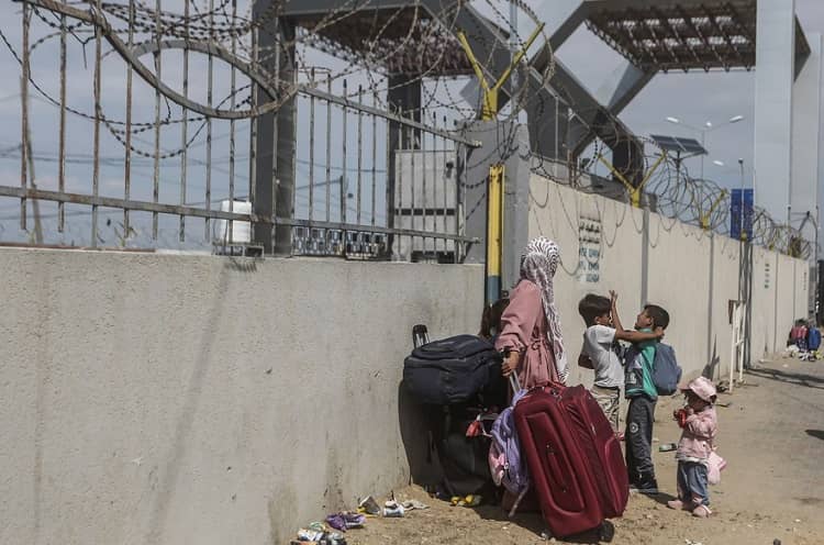 refugiados en el paso Rafah egipto Mohammed Talatene (DPA Europa Press)