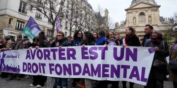 Francia derecho al aborto