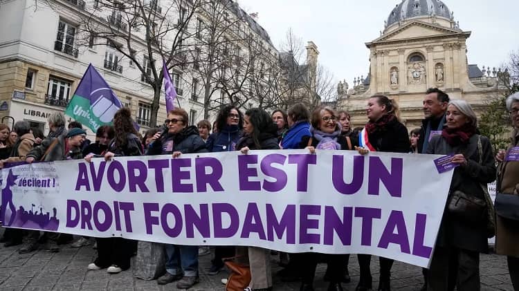 Francia derecho al aborto