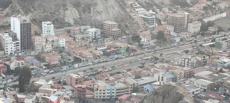 pánico La Paz filas gasolina cajeros mercados intento golpista