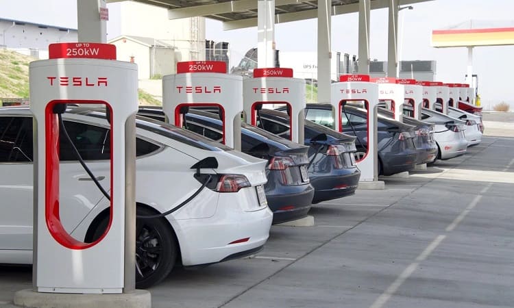 estación recarga coches eléctricos