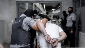 deportados venezolanos de EEUU a cárcel El Salvador de Bukele