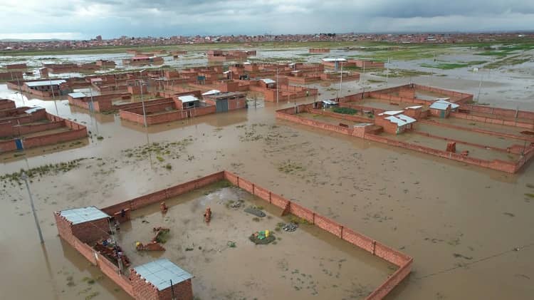 desborde rios, inuncadiones, lluvias Viacha, El alto, La Paz