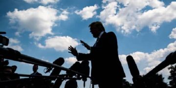 trump con medios