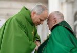 papa León XIV y Francisco