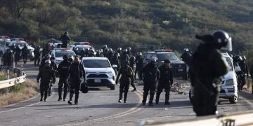 llallagua policía desbloquea carretera 2025