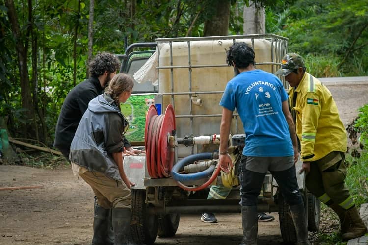 parque Ambue Ari, voluntarios foto 3
