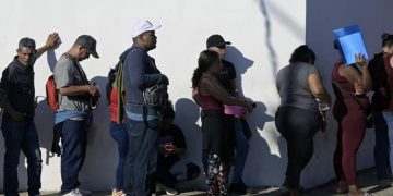 migrantes en México buscan ingresar a EEUU