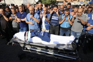 periodistas en gaza asisten a la muerte de un colega