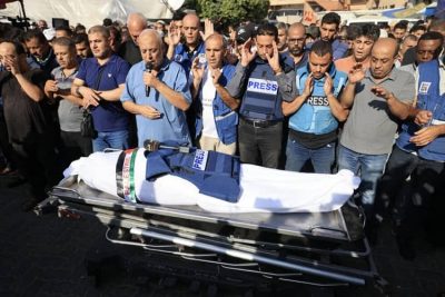 periodistas en gaza asisten a la muerte de un colega