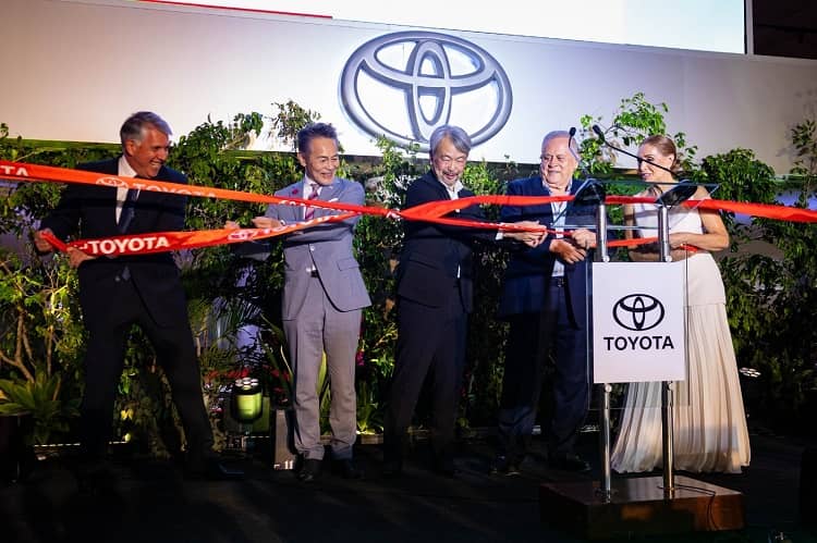 showroom toyota Santa Cruz