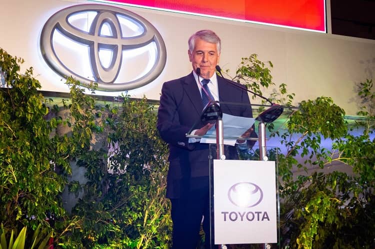 inauguración showroom toyota santa cruz