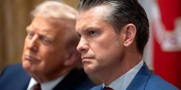 trump y pete hegseth min guerra eeuu