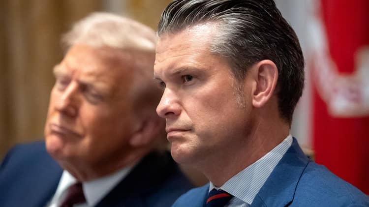trump y pete hegseth min guerra eeuu