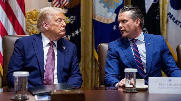 Donald Trump y Pete Hegseth