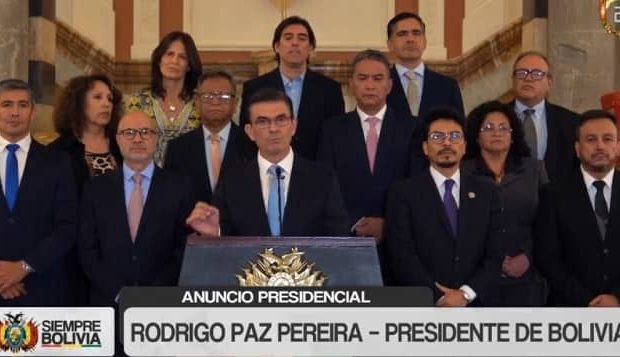 rodrigo paz y gabinete conferencia de prensa ajuste económico