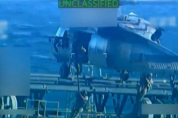 EEUU asalta barco petrolero de Venezuela