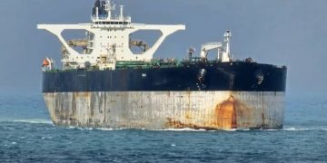 buque petrolero ruso perseguido por eeuu