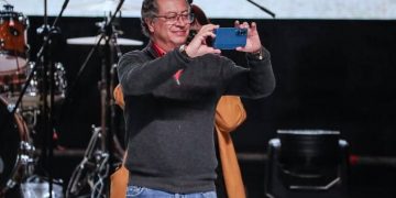 petro colombia, comunicación política