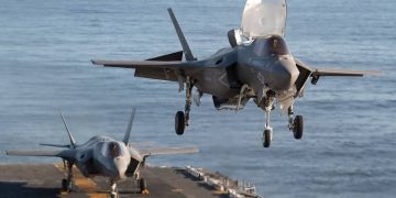 porta aviones y cazas eeuu