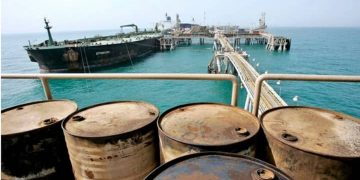 barcos cargan petróleo del golfo pérsico