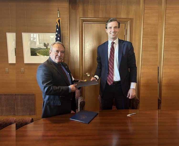 Bolivia y EEUU firman acuerdo minerales críticos