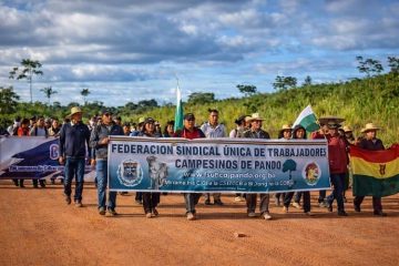 marcha pueblos indígenas panbo y beni contra ley 157