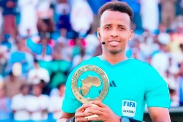 Omar Abdulkadir Artan, elegido mejor árbitro de África en 2025.