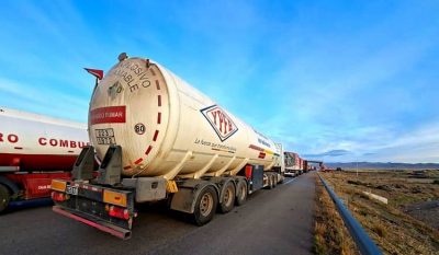 ypfb camión combustible en Konani