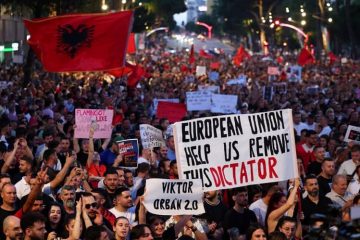 albania protestas contra complejo turístico privado de lujo