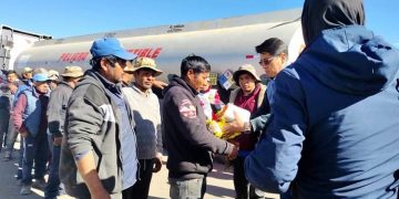 Defensoría del pueblo ayuda humanitaria transportistas barados patacamaya