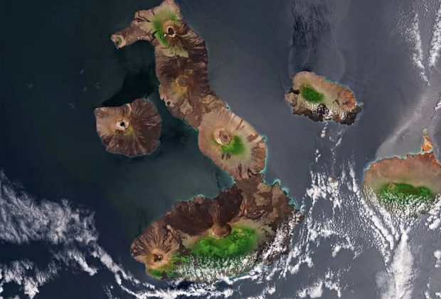 islas galápagos desde el espacio