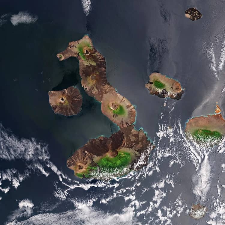 islas galápagos desde el espacio