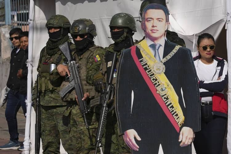 noboa y FFAA Ecuador