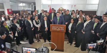 conferencia de prensa Roger Mariaca fiscal general bolivia